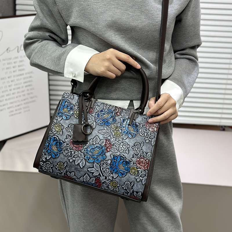 Vintage 3D Embossed Floral Tot - Quiet Luxury Bags Tote ulasan dan harga