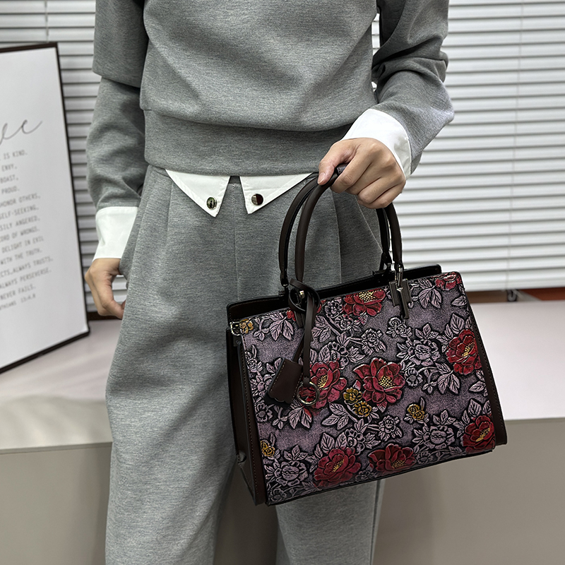 Vintage 3D Embossed Floral Tot - Quiet Luxury Bags Tote ulasan dan harga